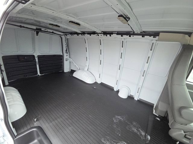 New 2026 GMC Savana 2500 w/ Driver Convenience Package image 25