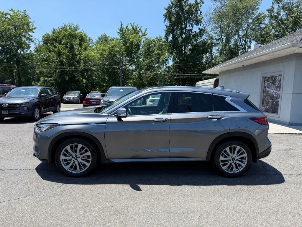 Used 2023 INFINITI QX50 Luxe AWD/4WD image 4