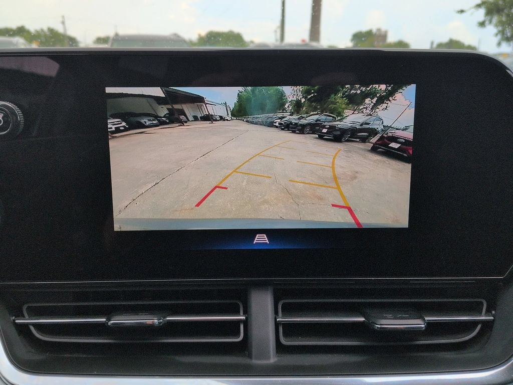 Used 2025 Chevrolet Trax LT w/ LT Convenience Package FWD image 17
