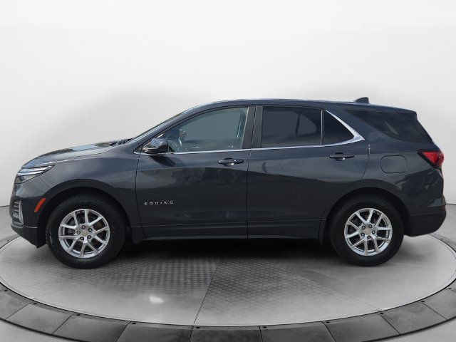 Used 2023 Chevrolet Equinox LT AWD/4WD image 2
