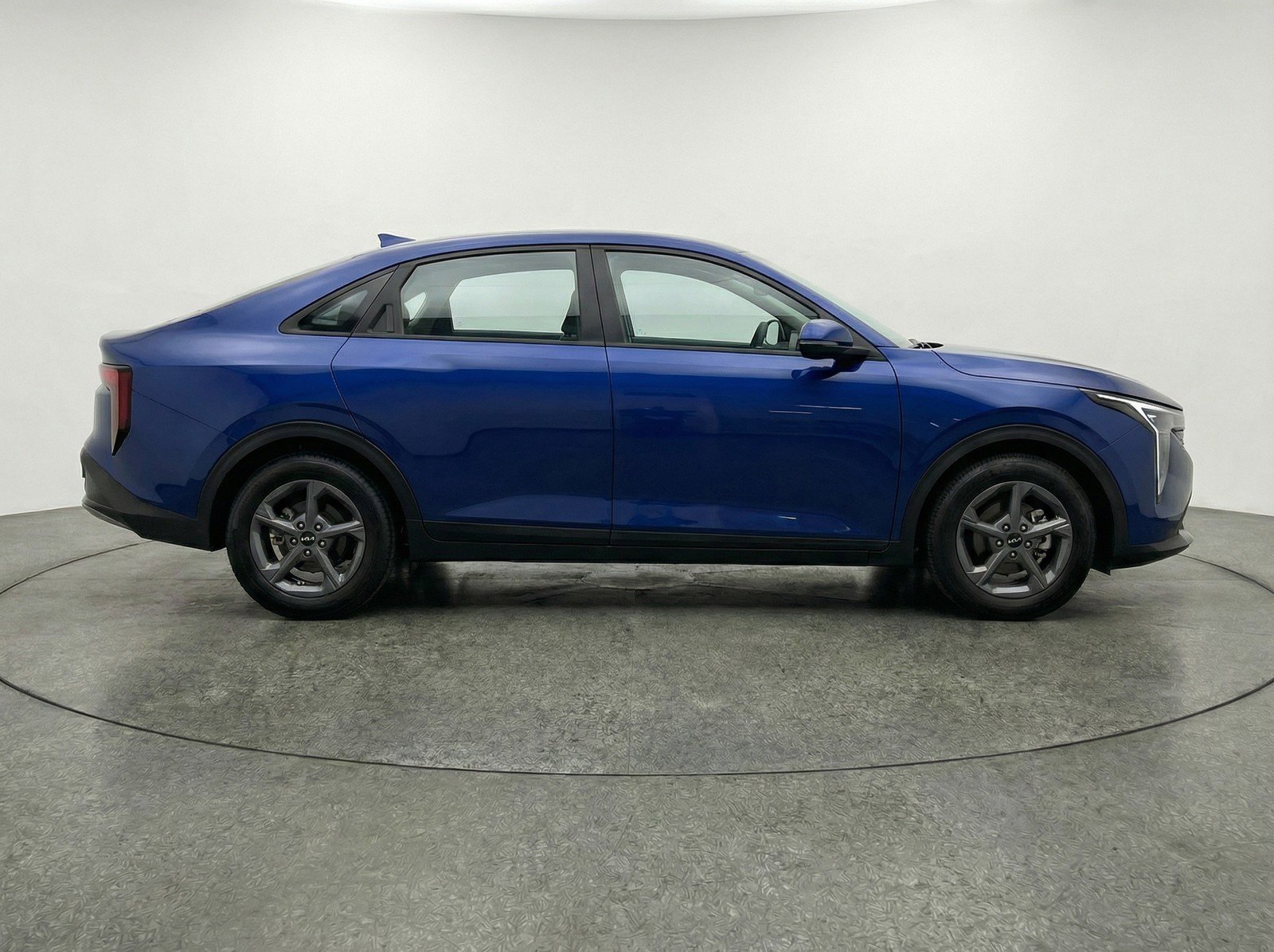 Used 2025 Kia K4 LXS image 11