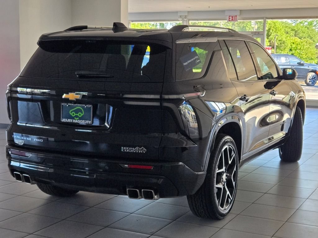 Certified 2025 Chevrolet Traverse High Country w/ LPO, Floor Liner Package AWD/4WD image 12