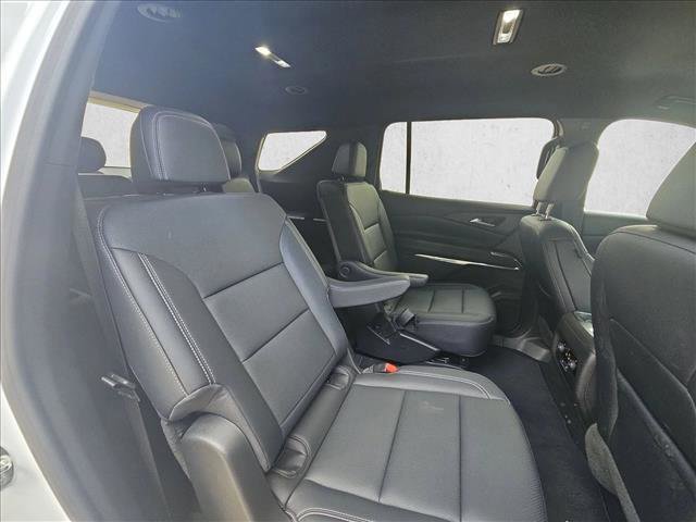 Used 2026 Chevrolet Traverse LT FWD image 19
