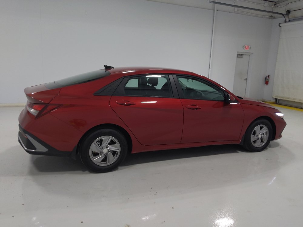 Used 2025 Hyundai Elantra SE FWD image 10