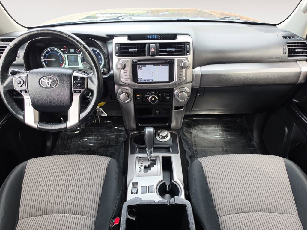 Used 2015 Toyota 4Runner SR5 AWD/4WD image 10