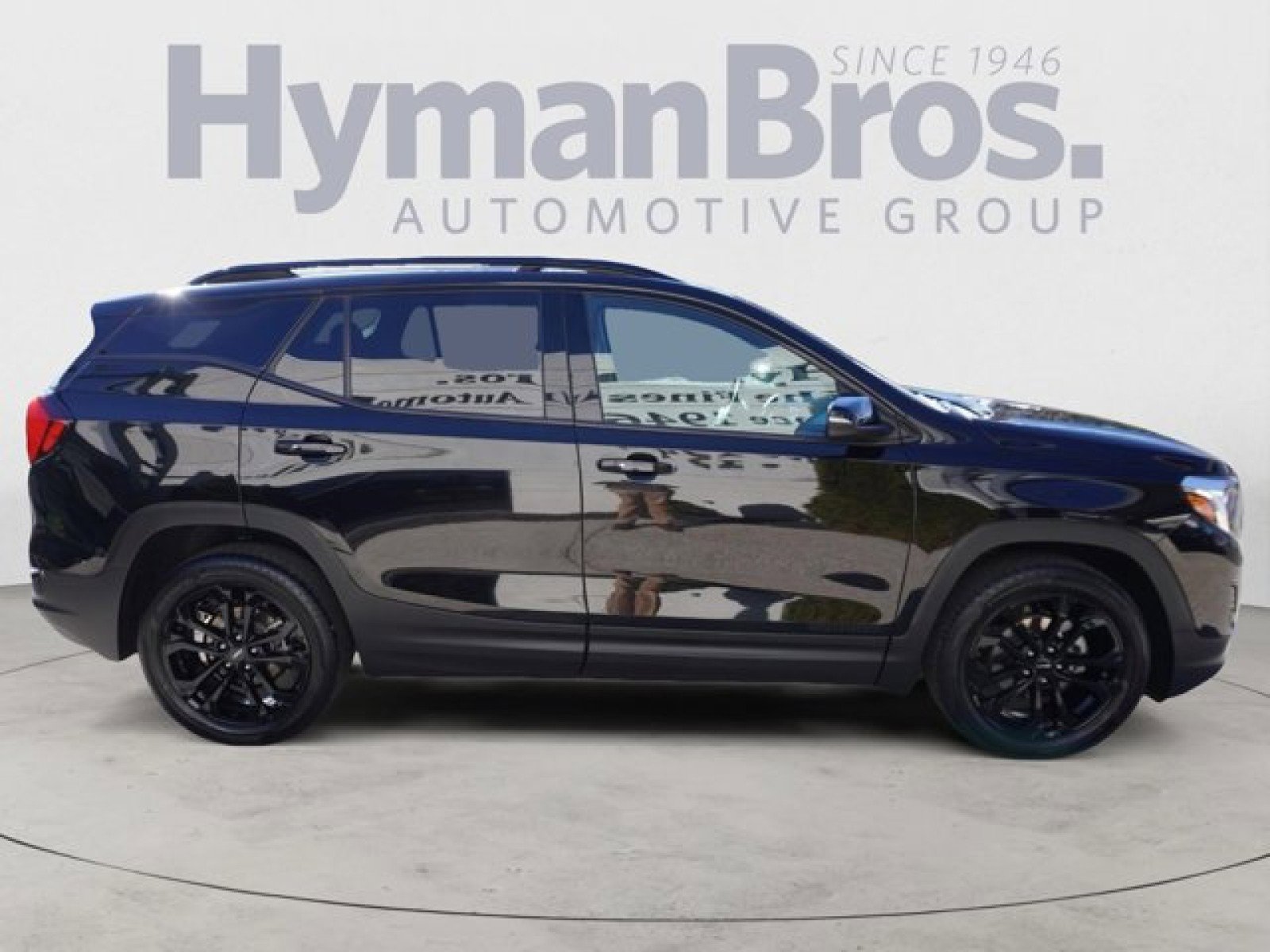 Used 2021 GMC Terrain SLT w/ Infotainment Package II image 4