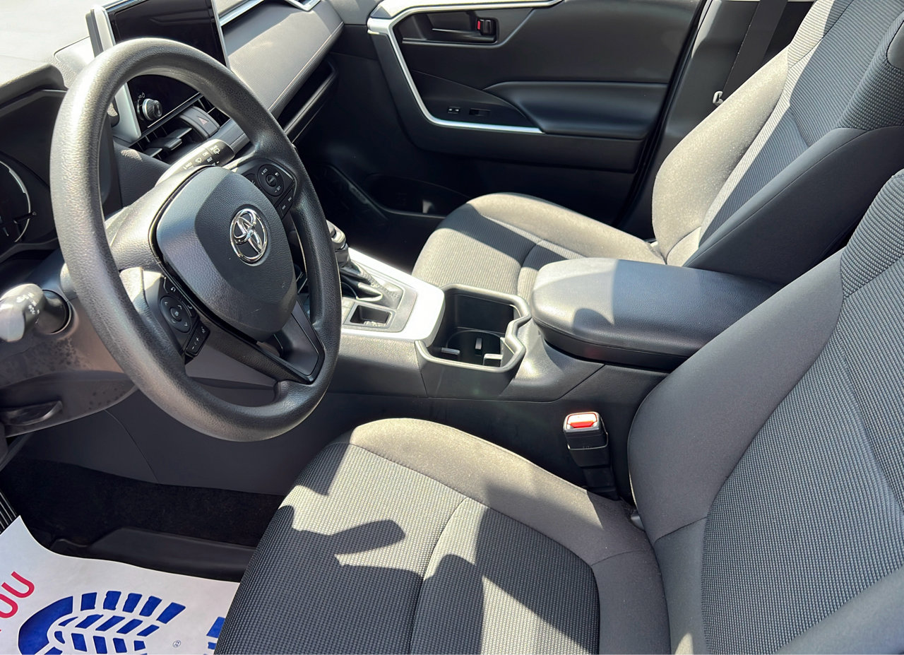 Used 2023 Toyota RAV4 LE image 13