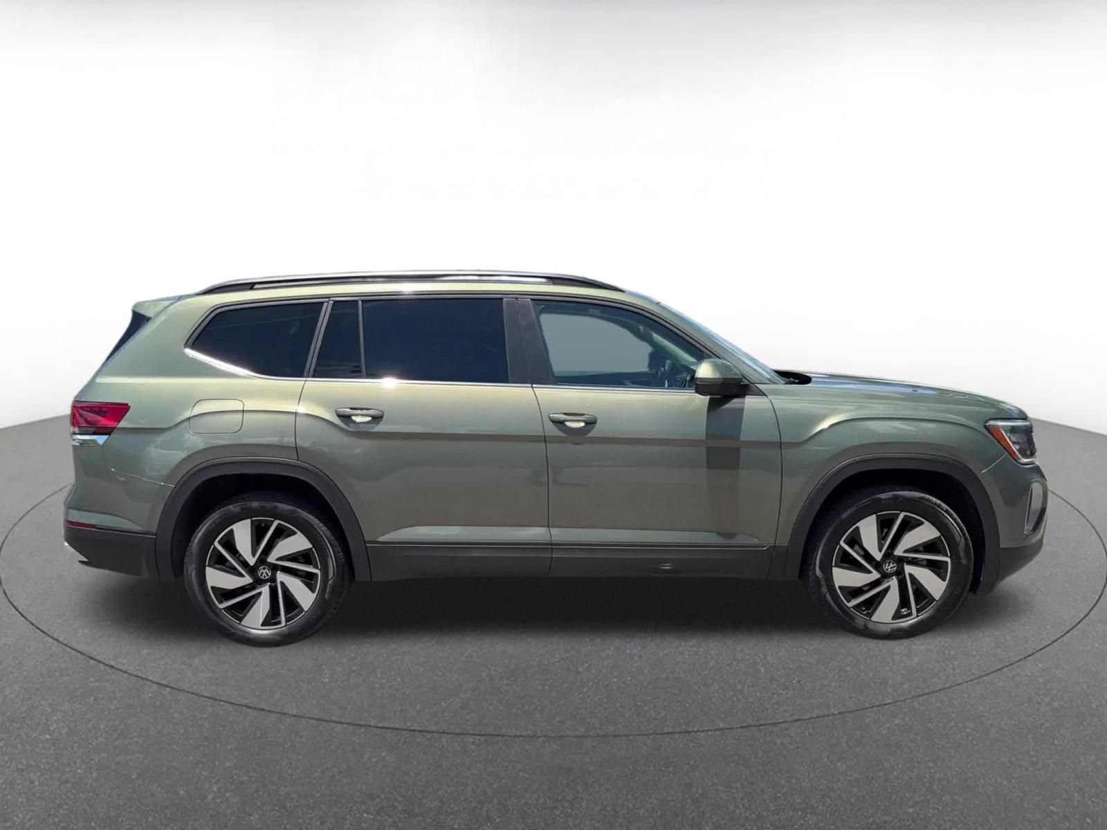 Used 2026 Volkswagen Atlas SE FWD image 15