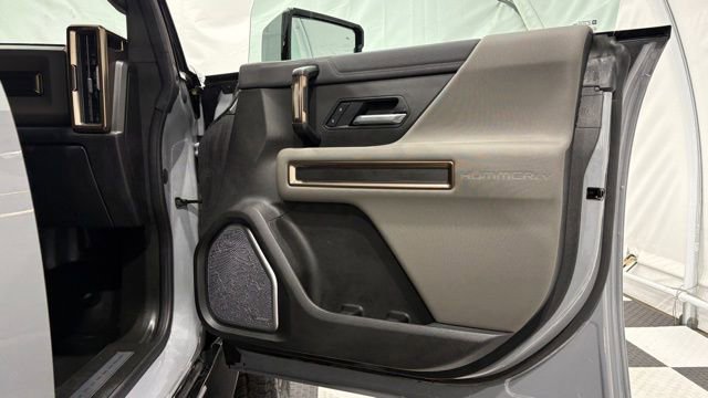 Used 2025 GMC Hummer EV 2X image 23