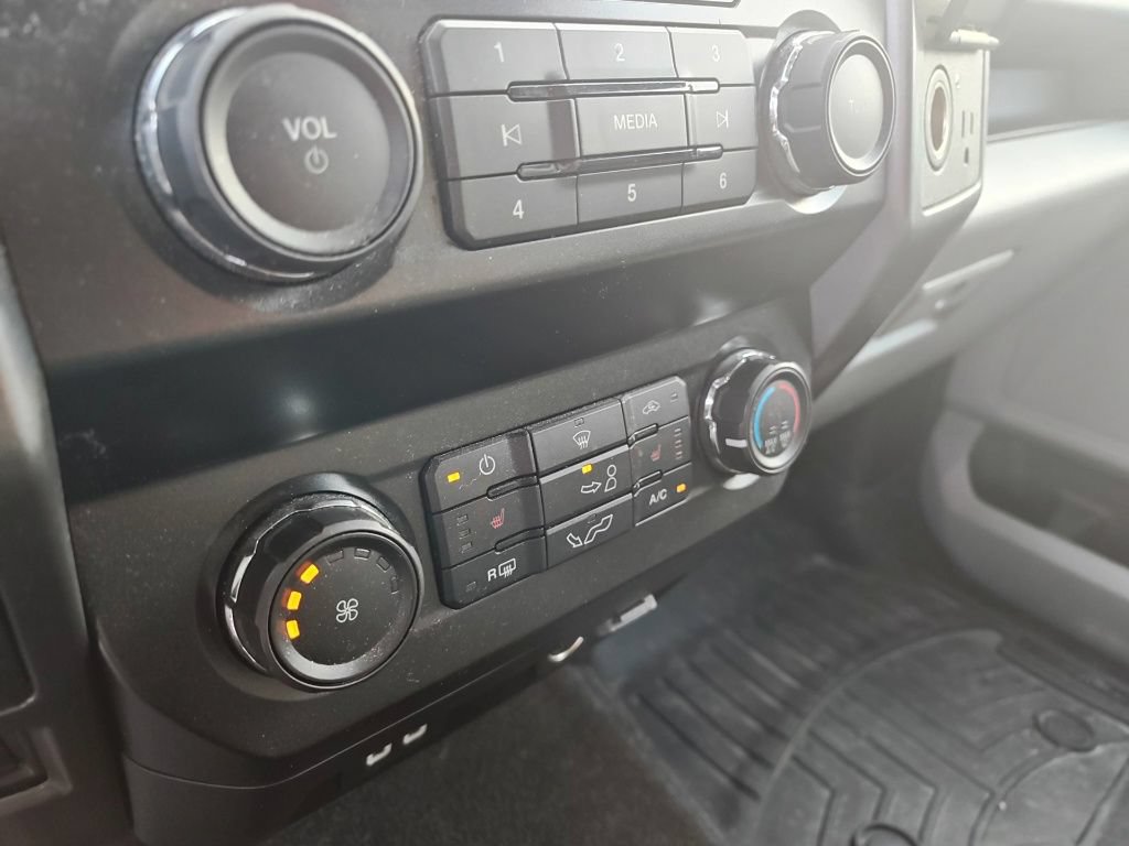 Used 2019 Ford F150 XLT w/ Equipment Group 302A Luxury AWD/4WD image 11
