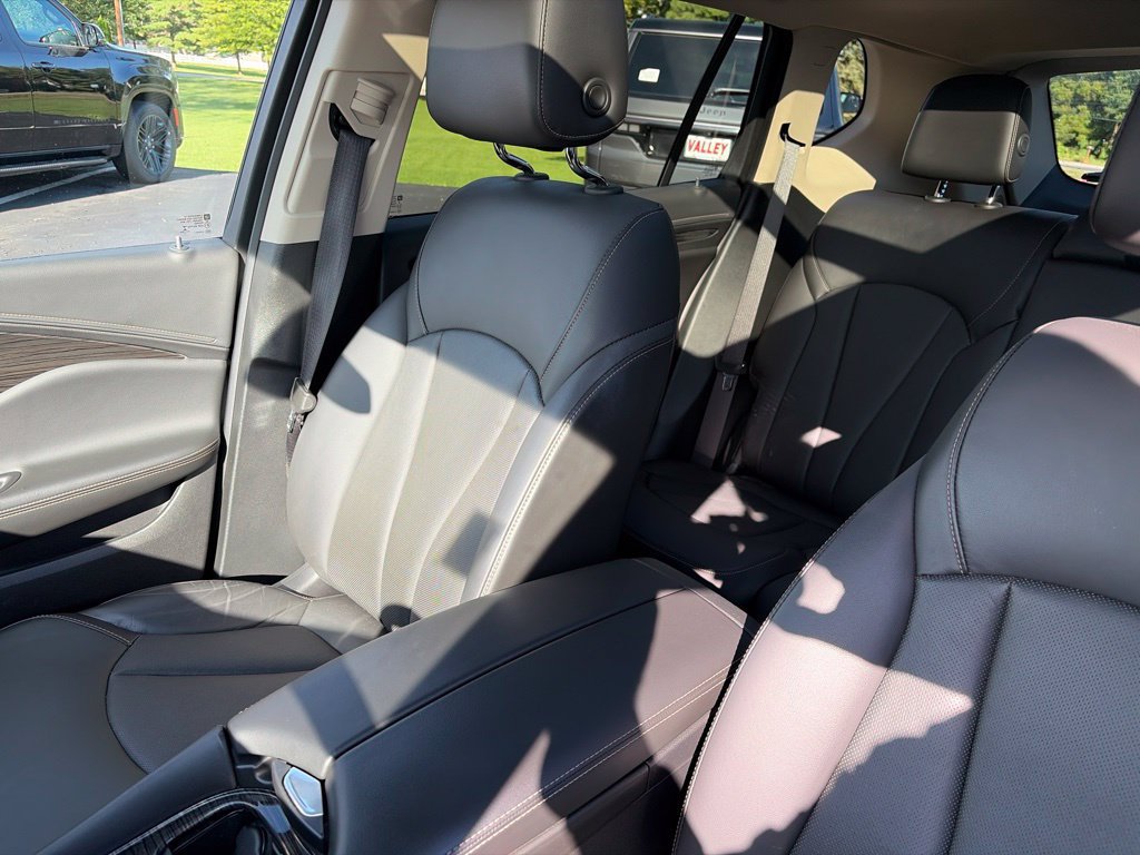 Used 2018 Buick Envision Essence AWD/4WD image 21