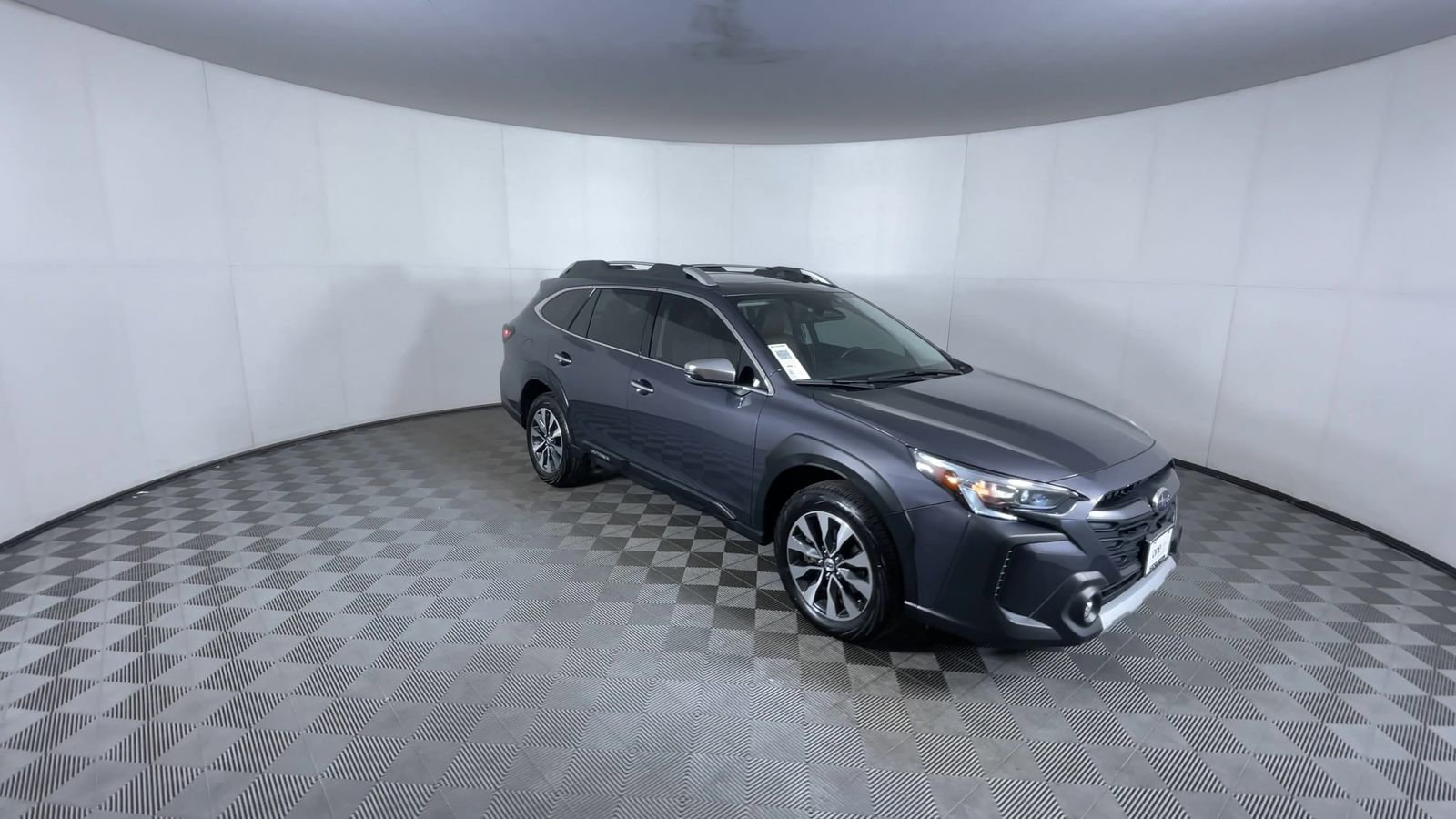 Used 2023 Subaru Outback Touring XT image 2