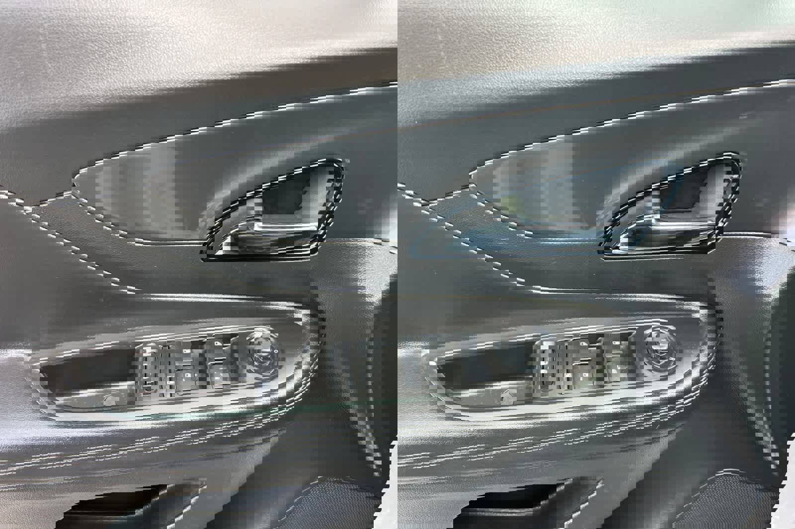 Used 2019 Buick Encore Preferred image 13