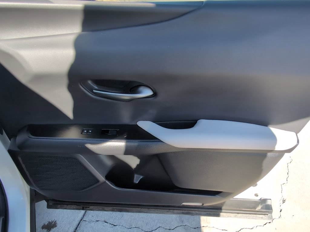 Used 2021 Lexus UX 250h w/ Accessory Package (Z1) image 31