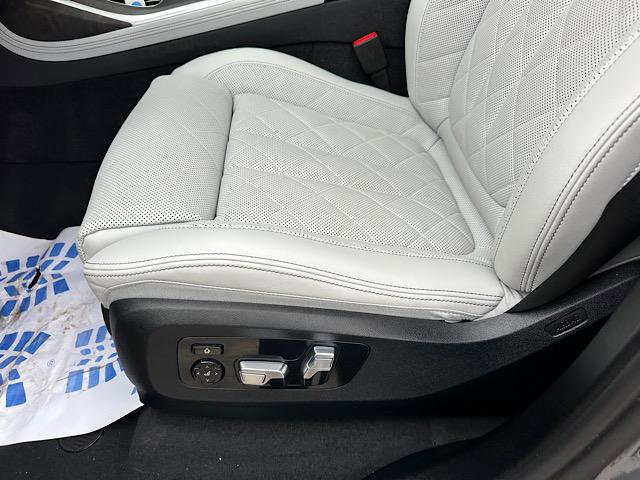 Certified 2024 BMW X7 xDrive40i w/ M Sport Package image 16