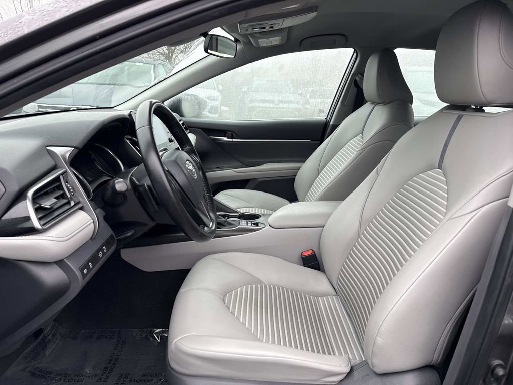Used 2021 Toyota Camry SE FWD image 10