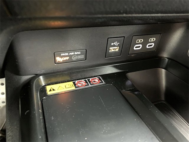 Used 2025 Toyota Camry SE image 27