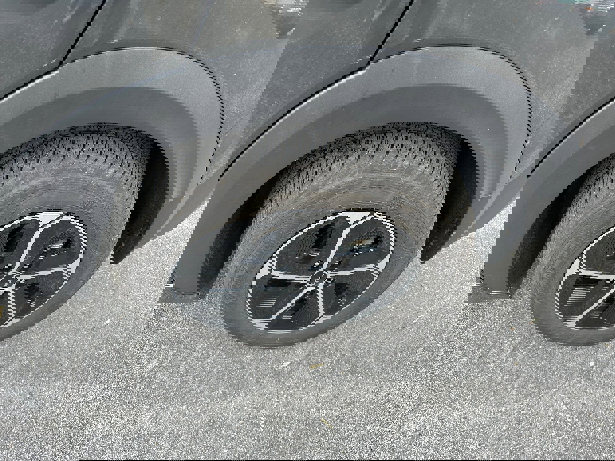 Used 2025 Kia Niro EX image 9