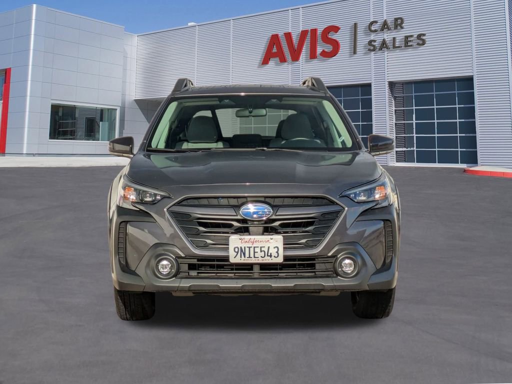 Used 2025 Subaru Outback Premium image 2