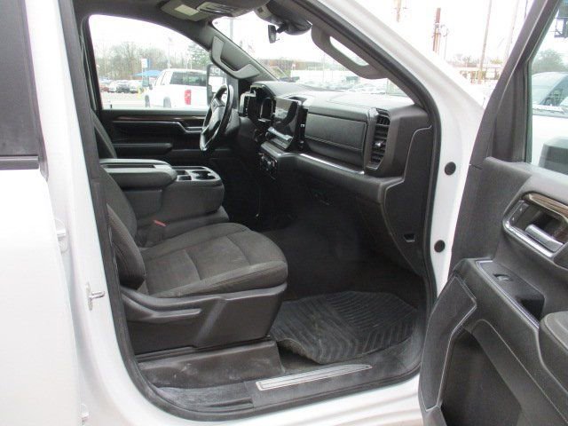 Used 2024 Chevrolet Silverado 3500 LT AWD/4WD image 4