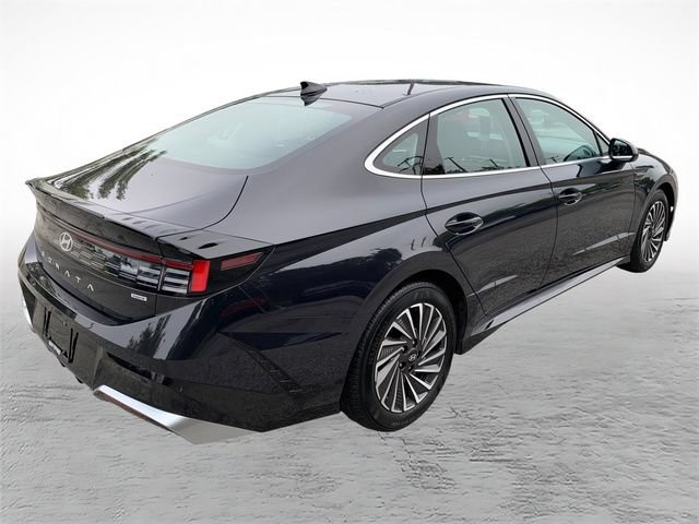Certified 2025 Hyundai Sonata SEL FWD image 3