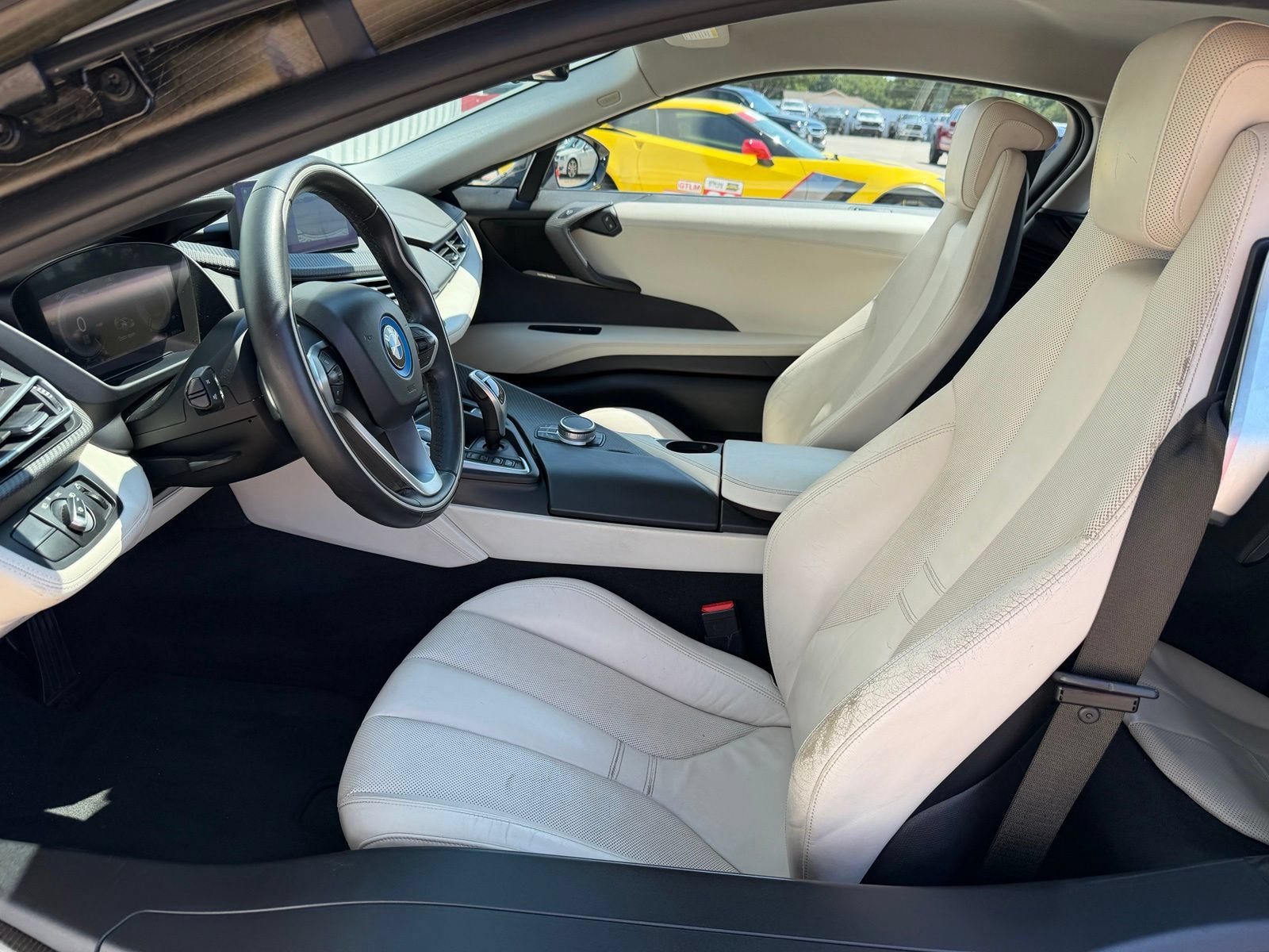 Used 2019 BMW i8 Coupe AWD/4WD image 22