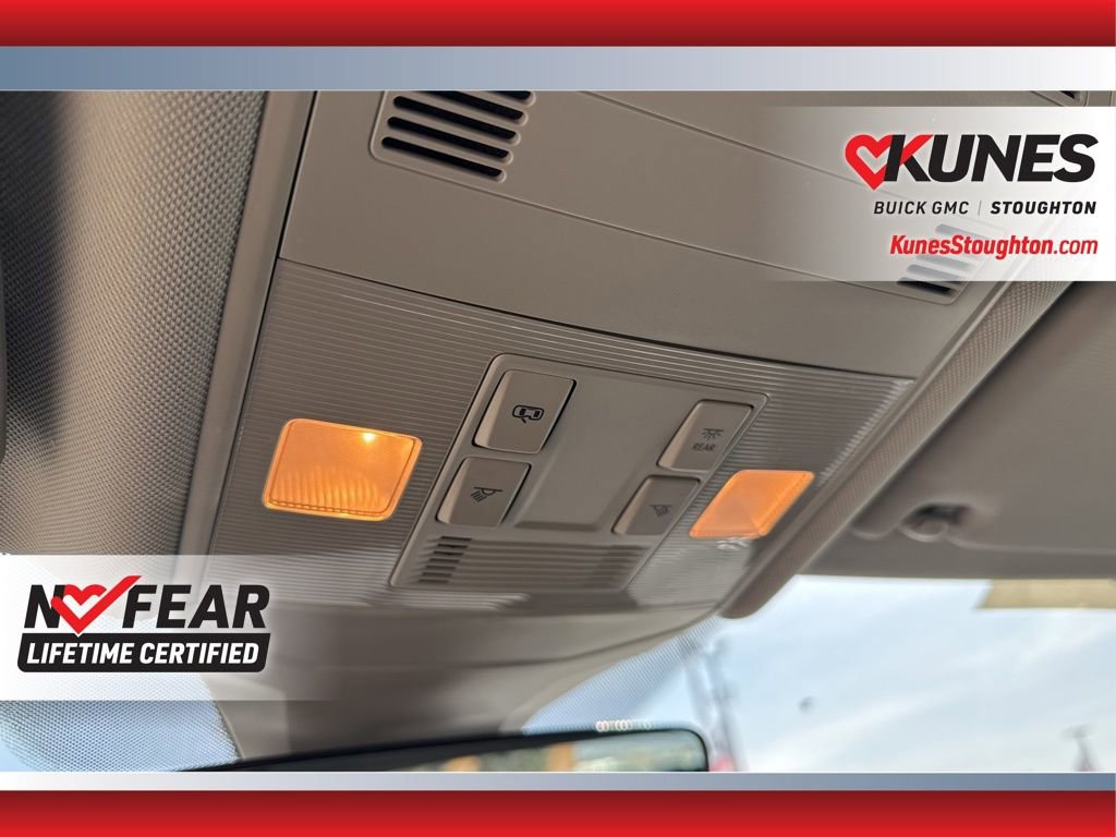 Used 2025 Volkswagen Jetta S image 34