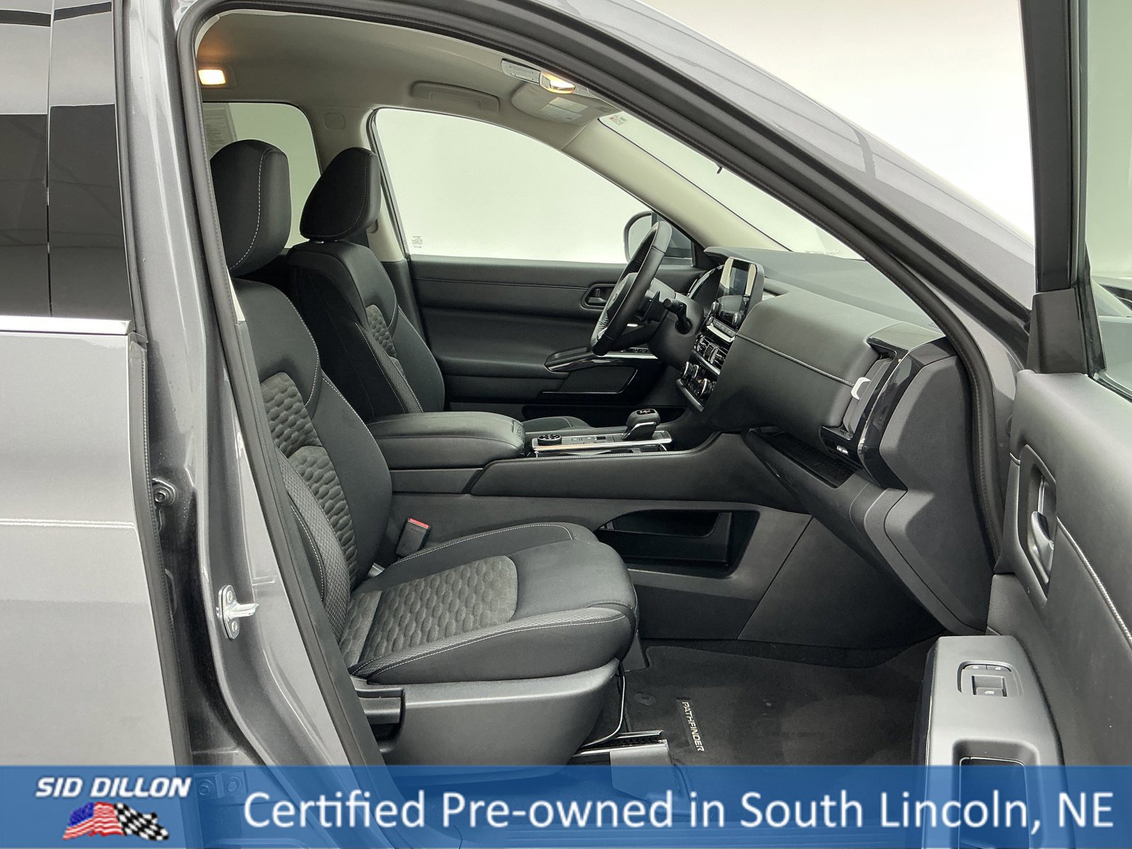 Used 2023 Nissan Pathfinder SV image 26