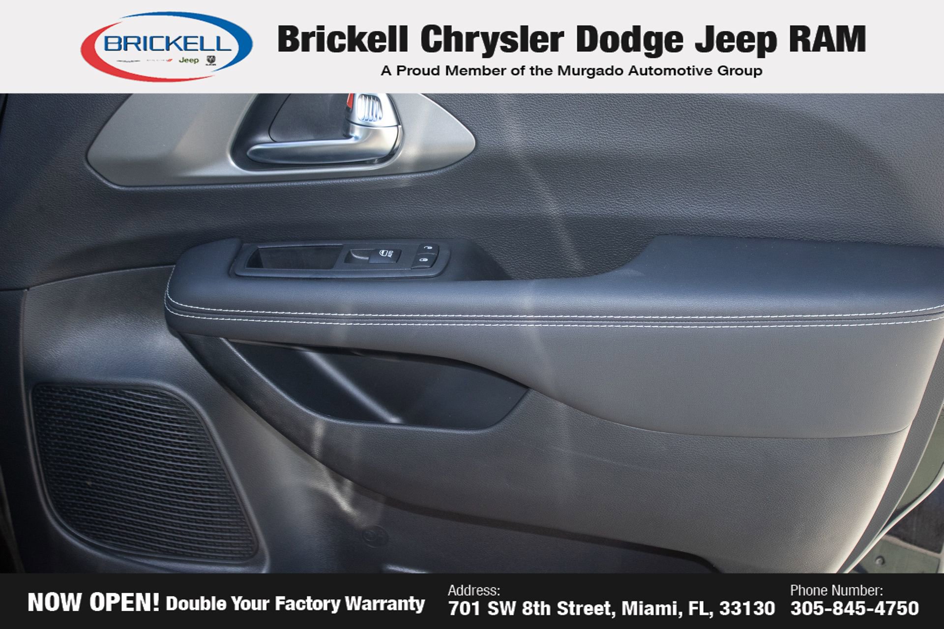 New 2025 Chrysler Pacifica Select FWD image 10