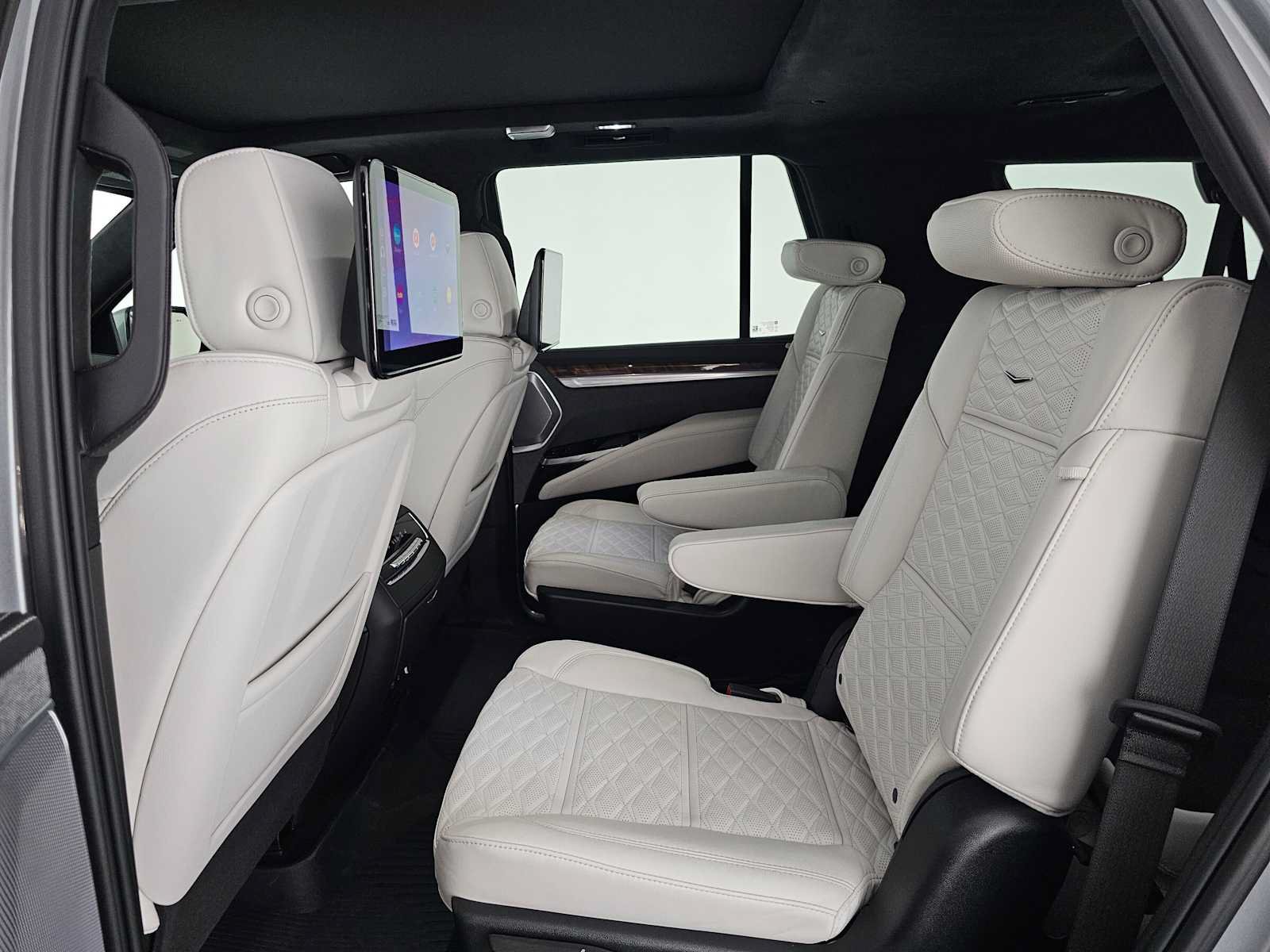 Certified 2025 Cadillac Escalade Sport Platinum w/ LPO, Floor Liner Package AWD/4WD image 19