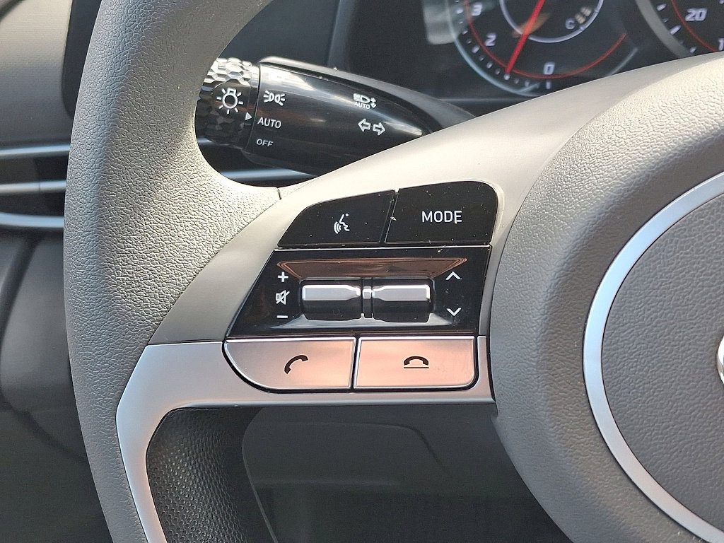 Certified 2023 Hyundai Elantra SEL image 17