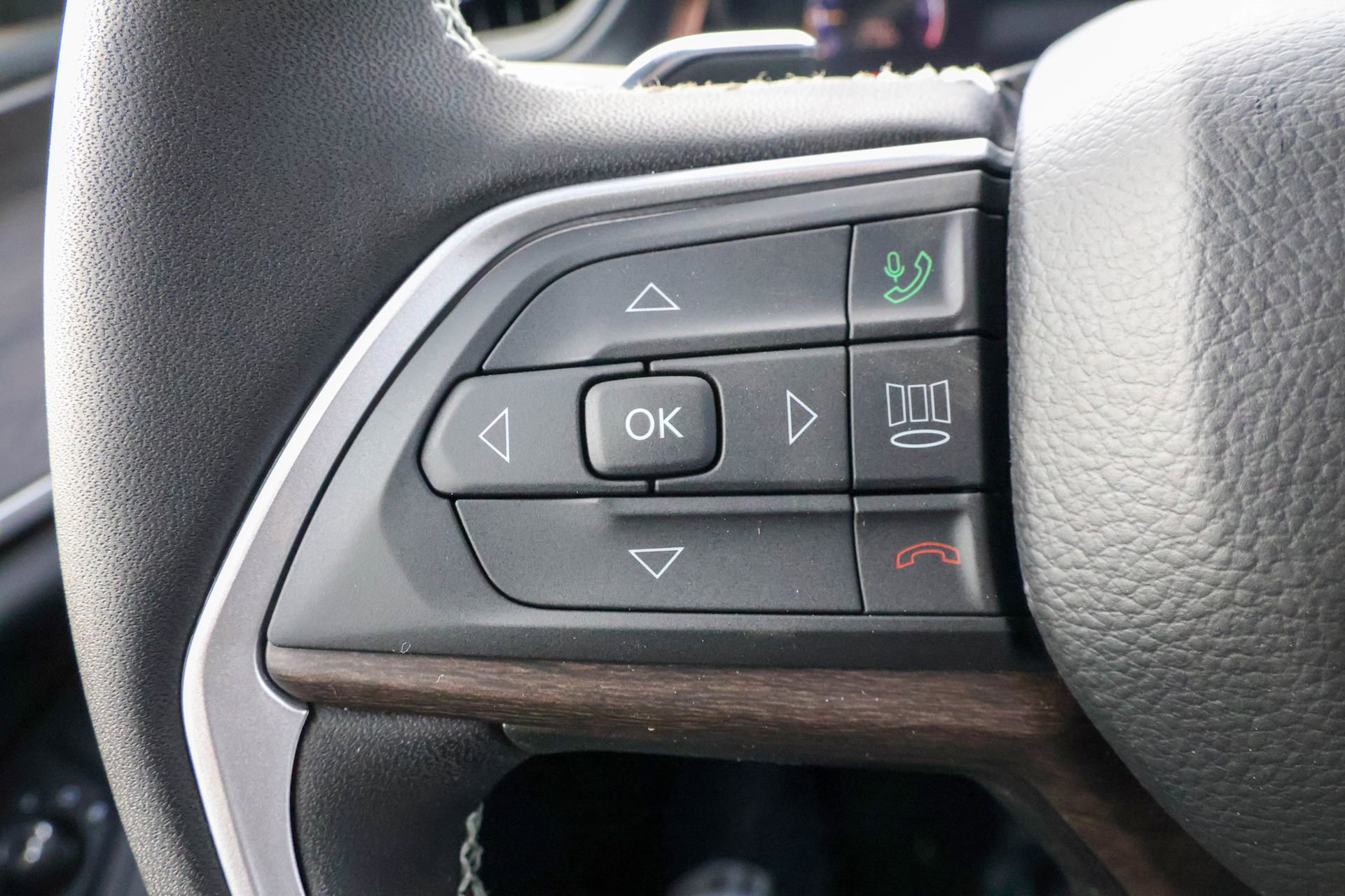 New 2026 Jeep Grand Cherokee Altitude image 26