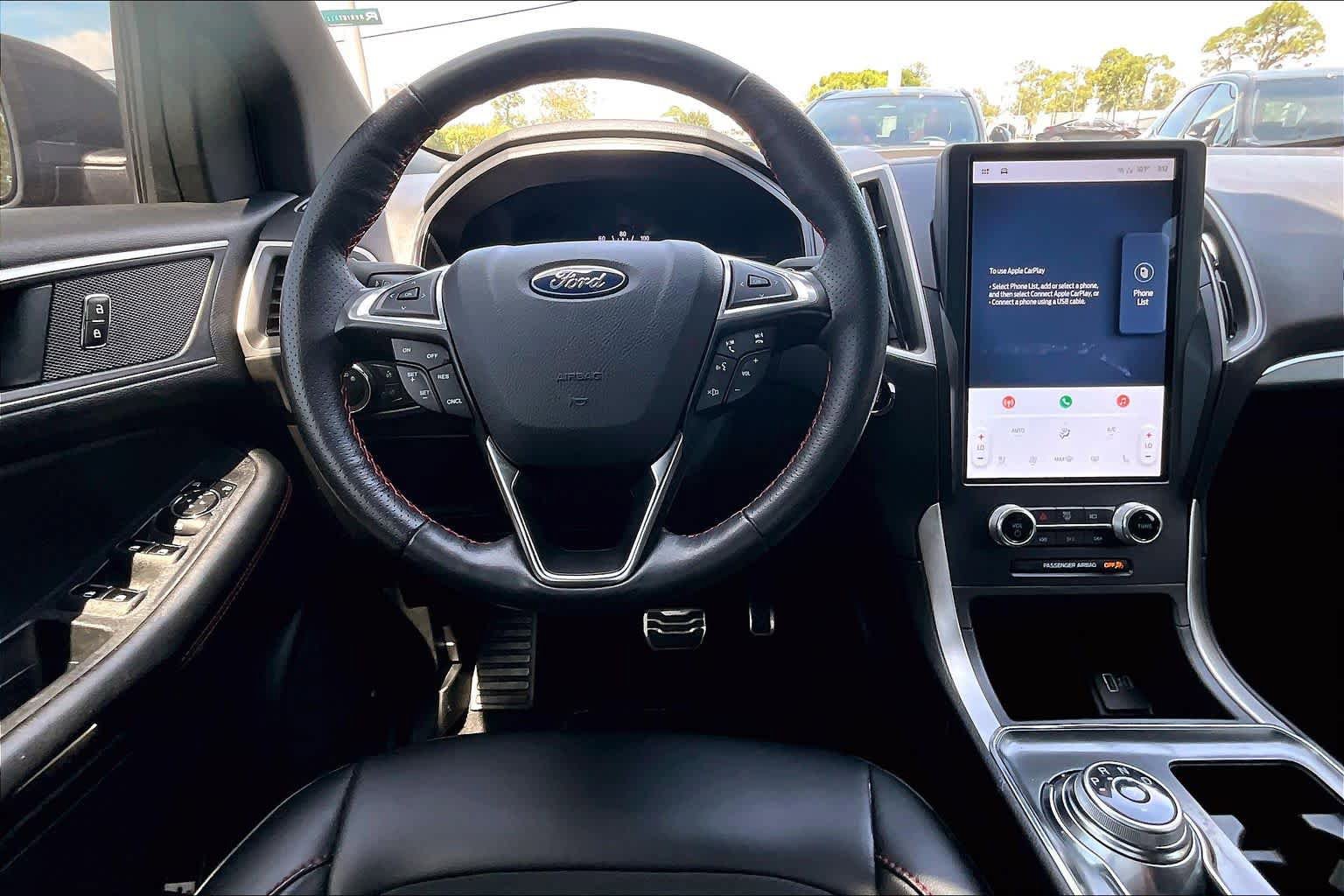 Used 2022 Ford Edge ST-Line w/ Class II Trailer Tow Package AWD/4WD image 6