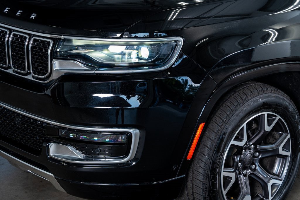 Used 2023 Jeep Wagoneer Series III w/ Preferred Equipment Group image 12