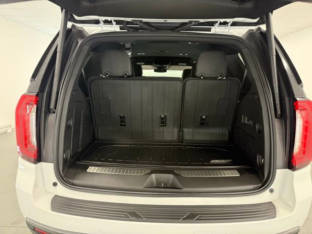 Used 2024 GMC Yukon AT4 w/ Technology Package image 8