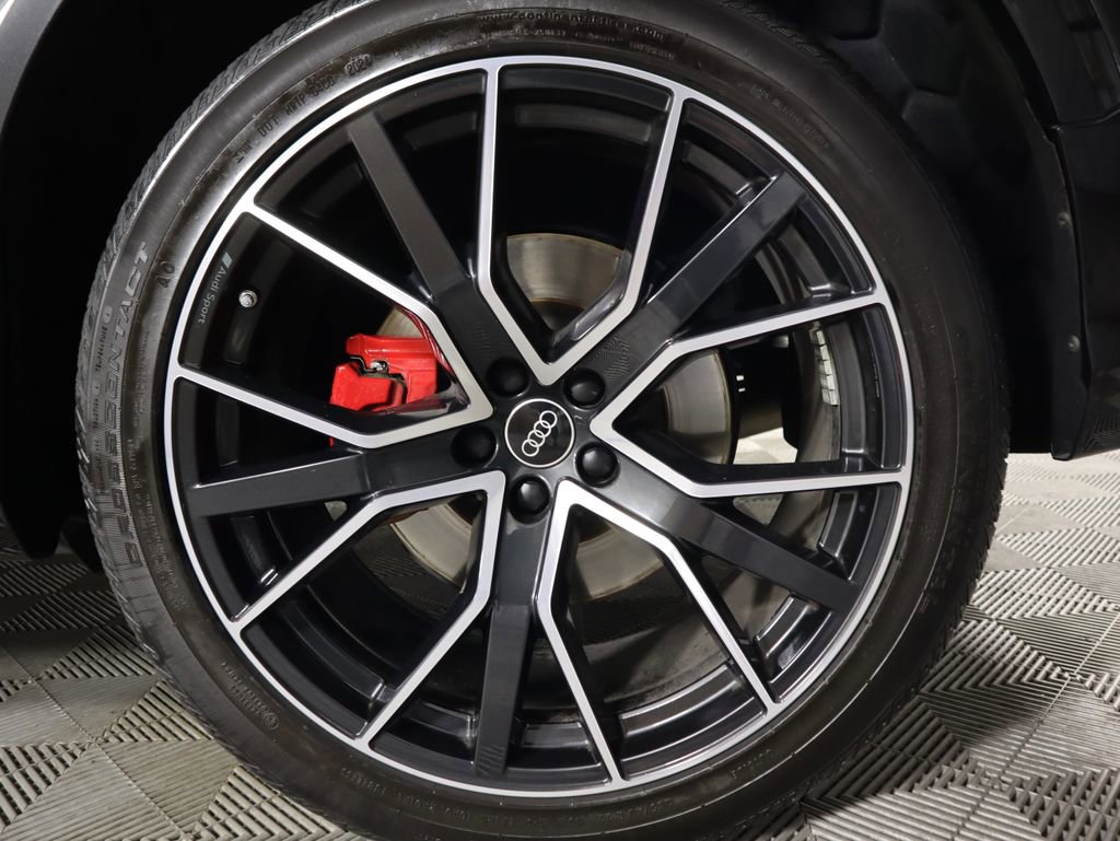 Certified 2022 Audi Q8 Premium Plus w/ Premium Plus Package image 32