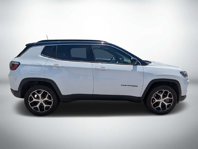 Used 2024 Jeep Compass Limited AWD/4WD image 3