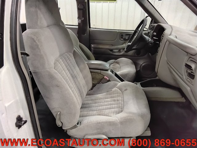 Used 2002 Chevrolet S10 Pickup 2WD Extended Cab w/ Preferred Equipment Group image 13