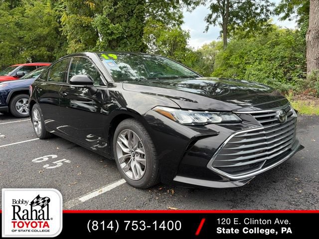 Used 2019 Toyota Avalon XLE w/ Moonroof Package