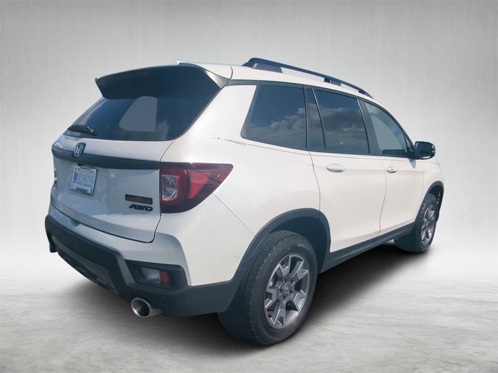 Certified 2023 Honda Passport TrailSport image 3