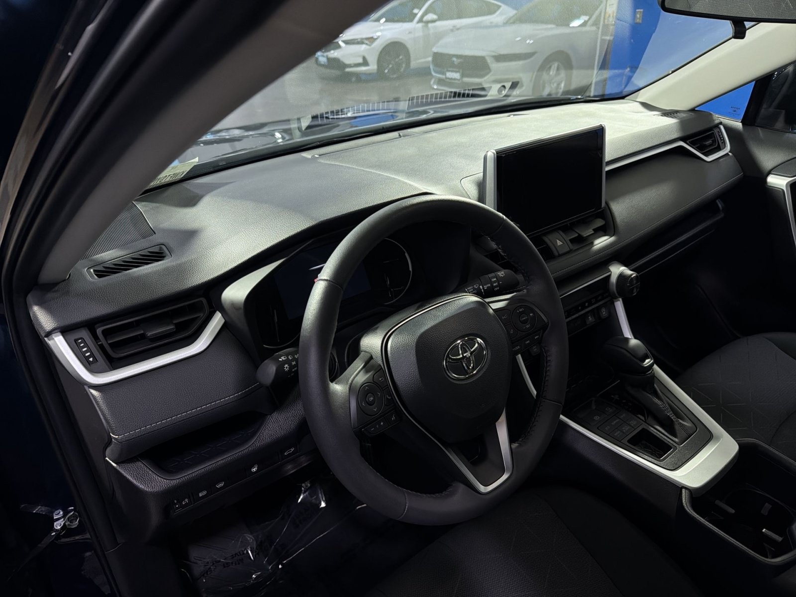 Used 2025 Toyota RAV4 XLE w/ Convenience Package AWD/4WD image 18