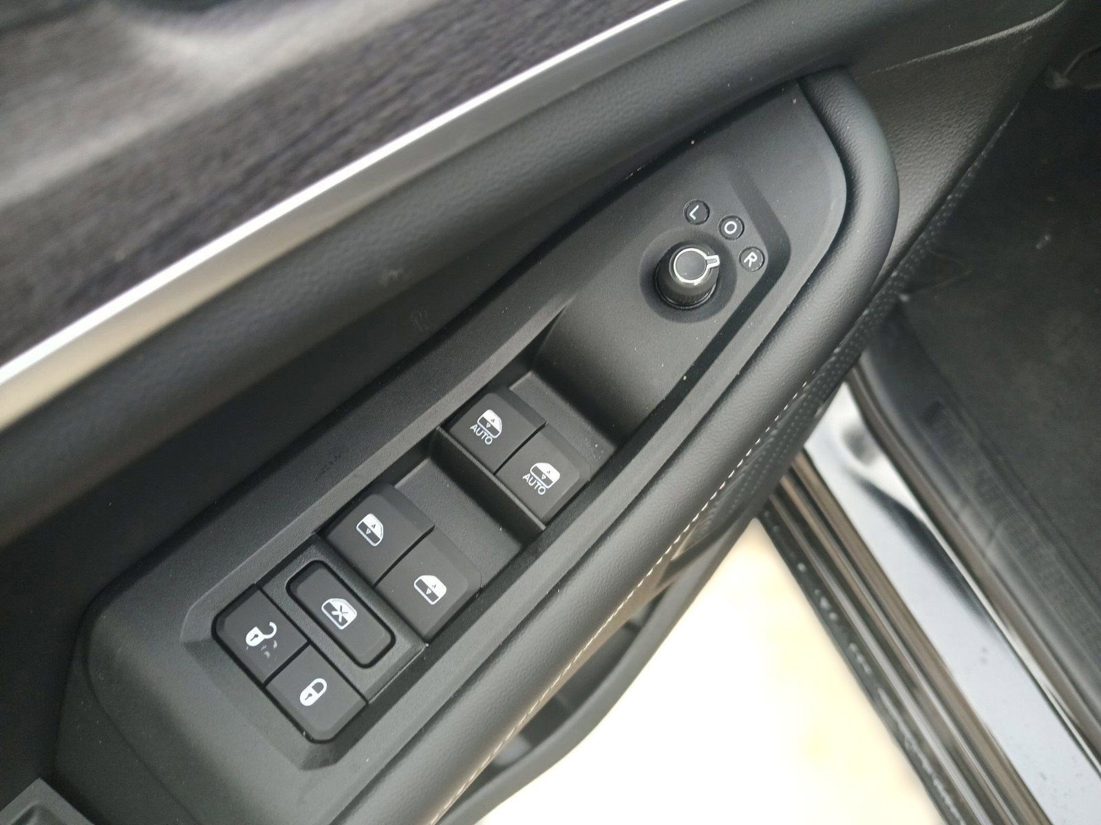 Used 2024 Jeep Grand Cherokee Limited 4xe image 21