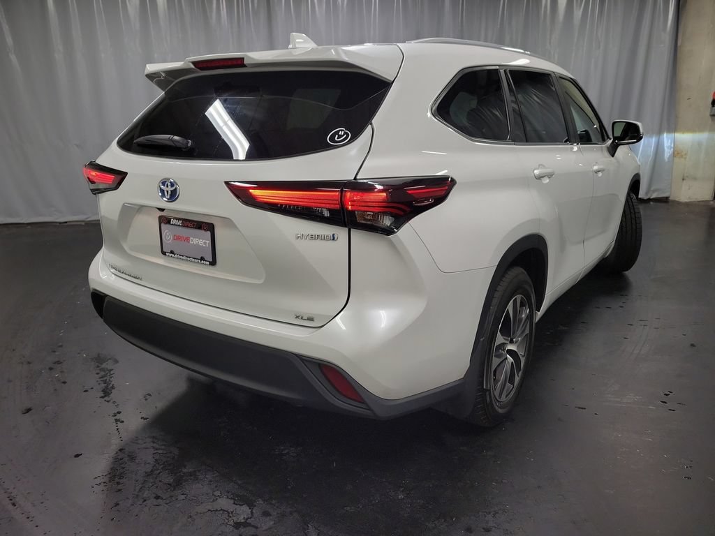 Used 2024 Toyota Highlander XLE AWD/4WD image 8