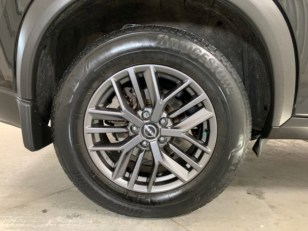 Used 2023 Nissan Rogue S image 10