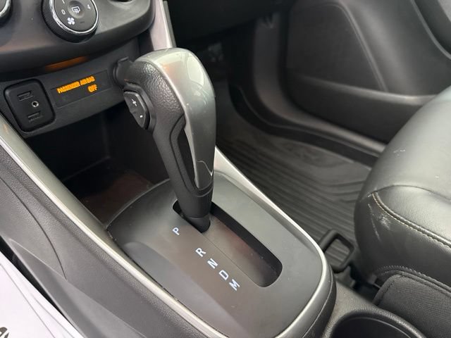 Used 2021 Chevrolet Trax LT w/ Premium Seat Package FWD image 24