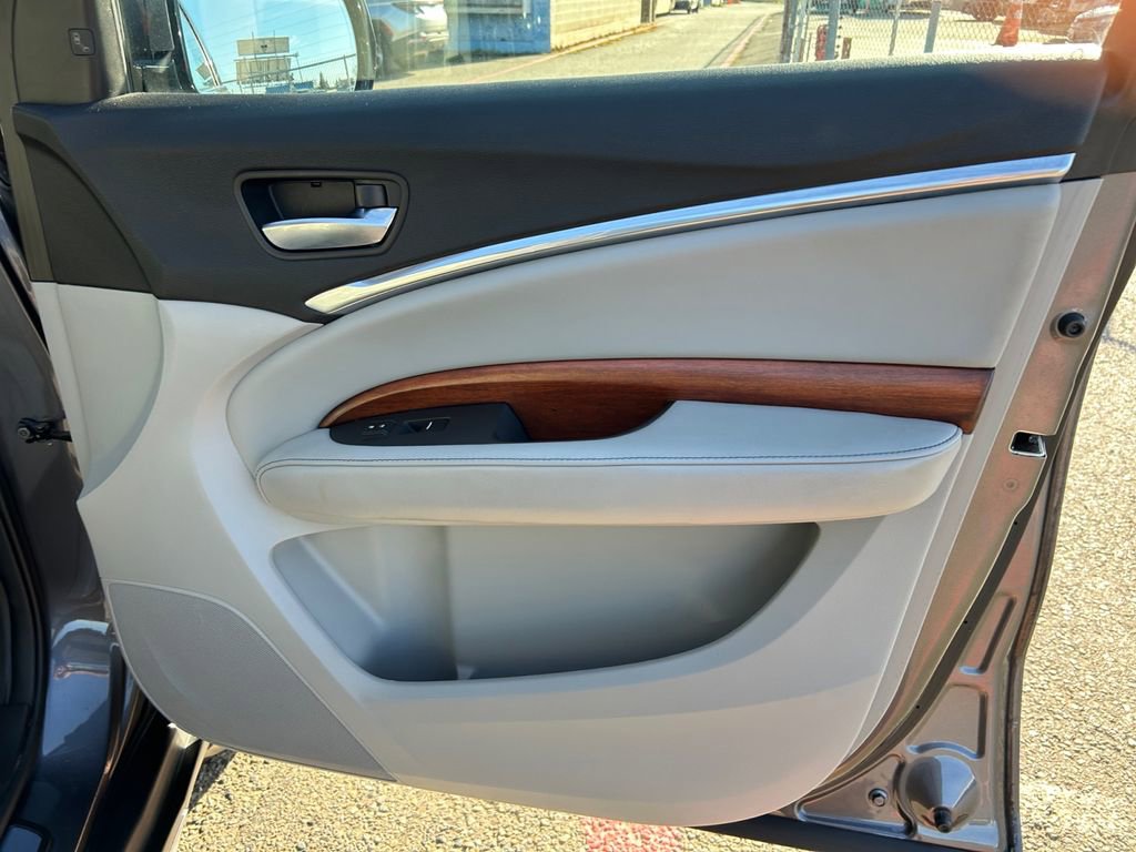 Used 2017 Acura MDX SH-AWD w/ Advance Package image 25