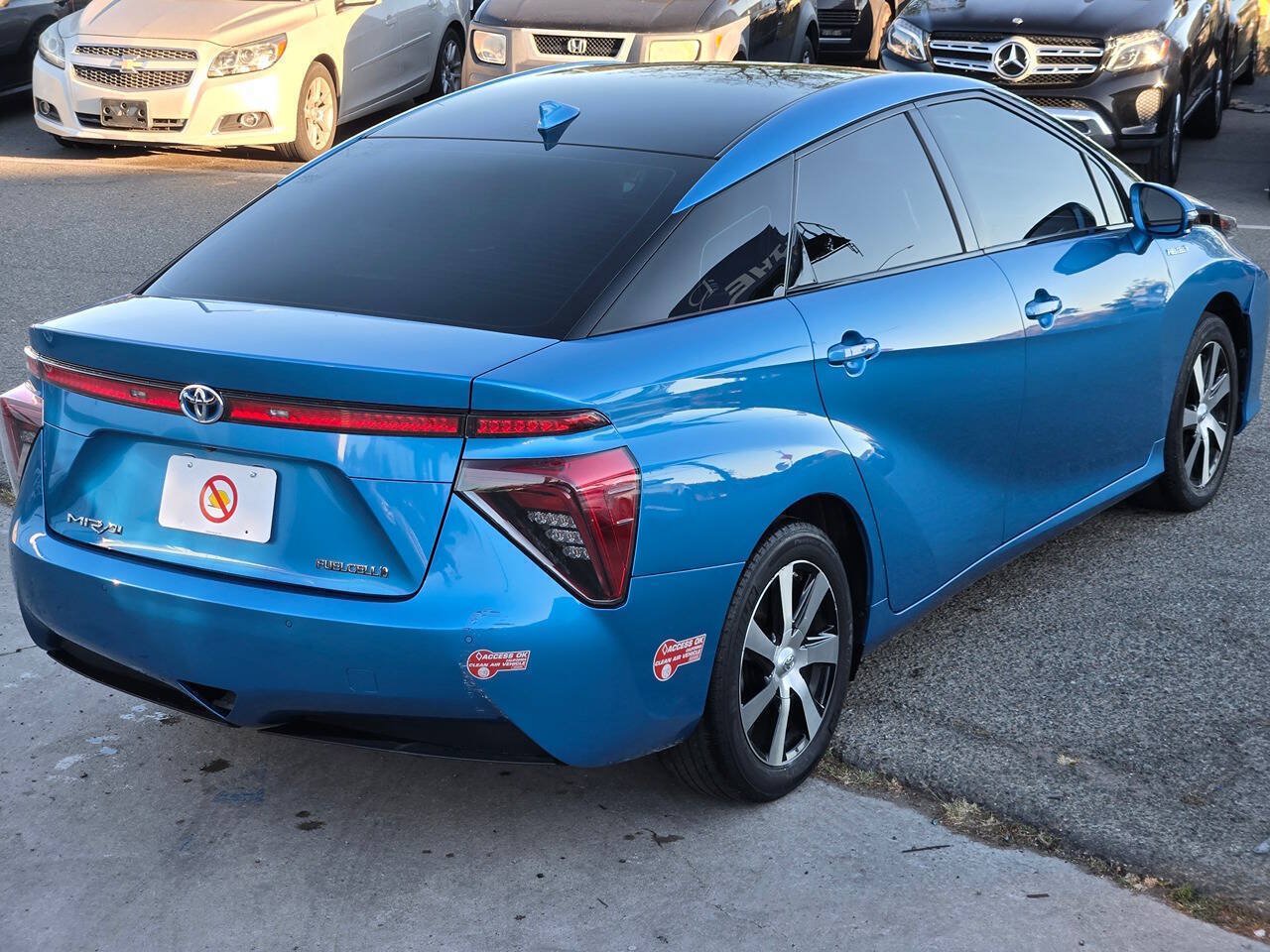 Used 2018 Toyota Mirai FWD image 10