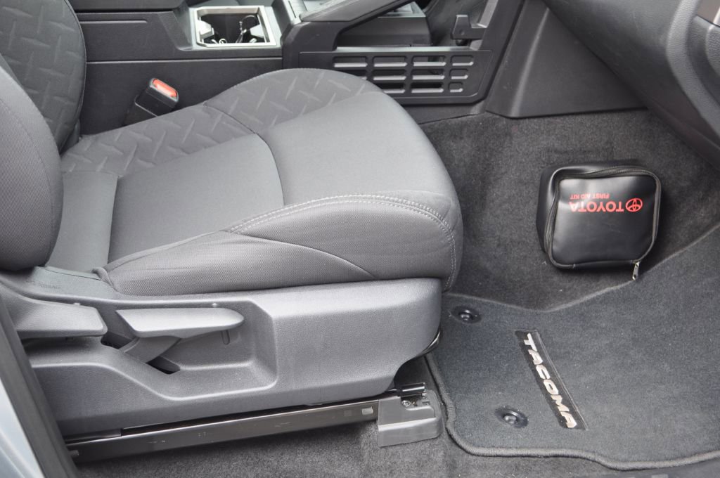 Used 2025 Toyota Tacoma SR5 image 18