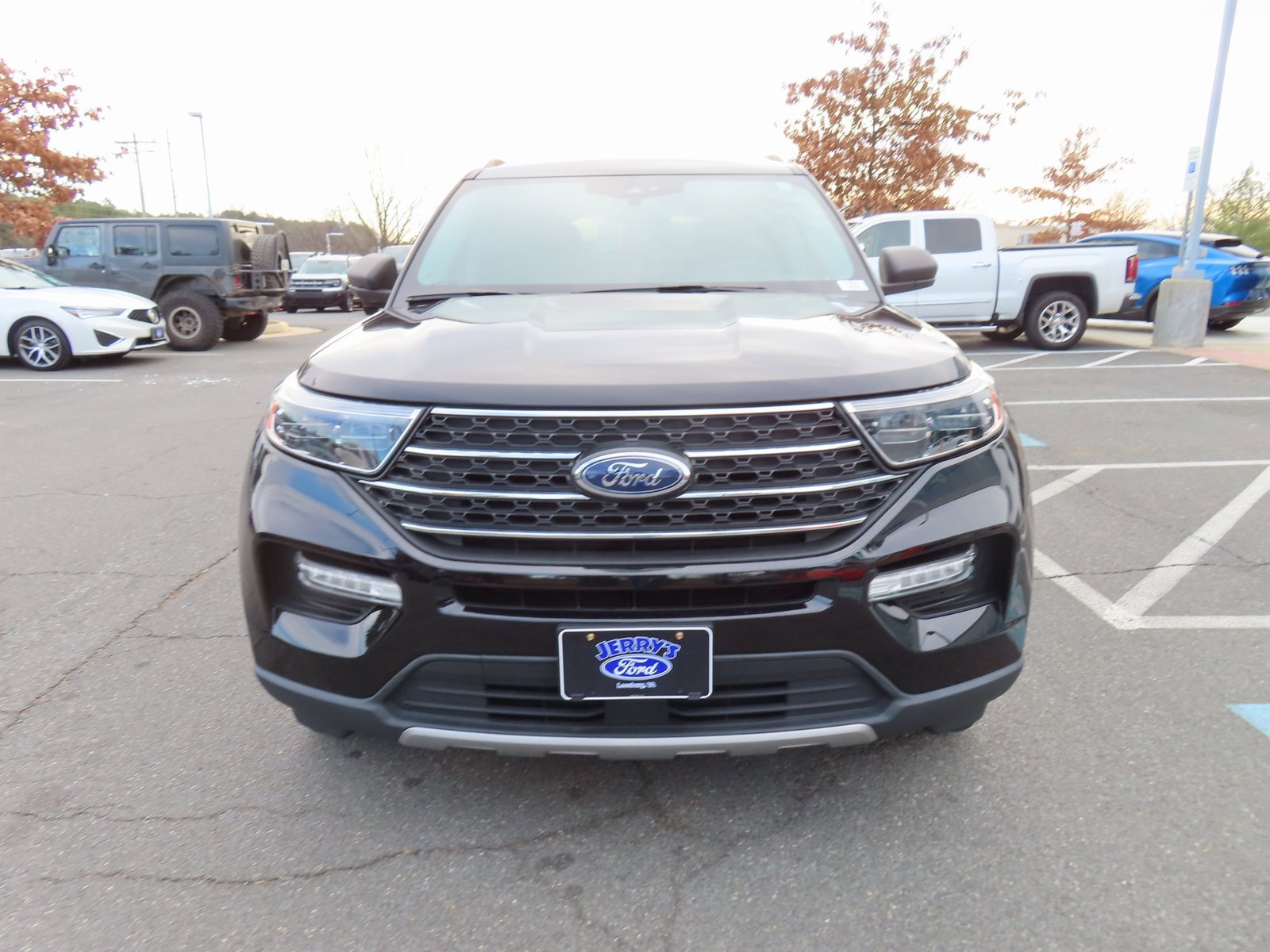 Used 2023 Ford Explorer XLT w/ Equipment Group 202A image 2
