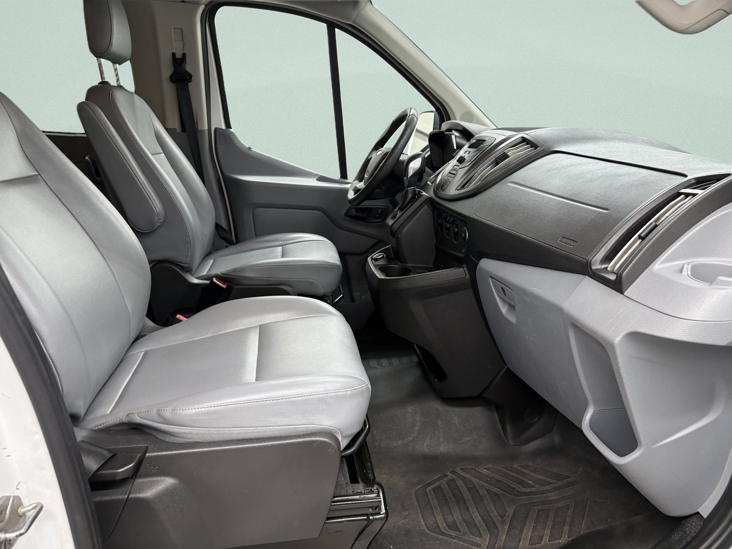 Used 2018 Ford Transit 350 XL RWD image 19